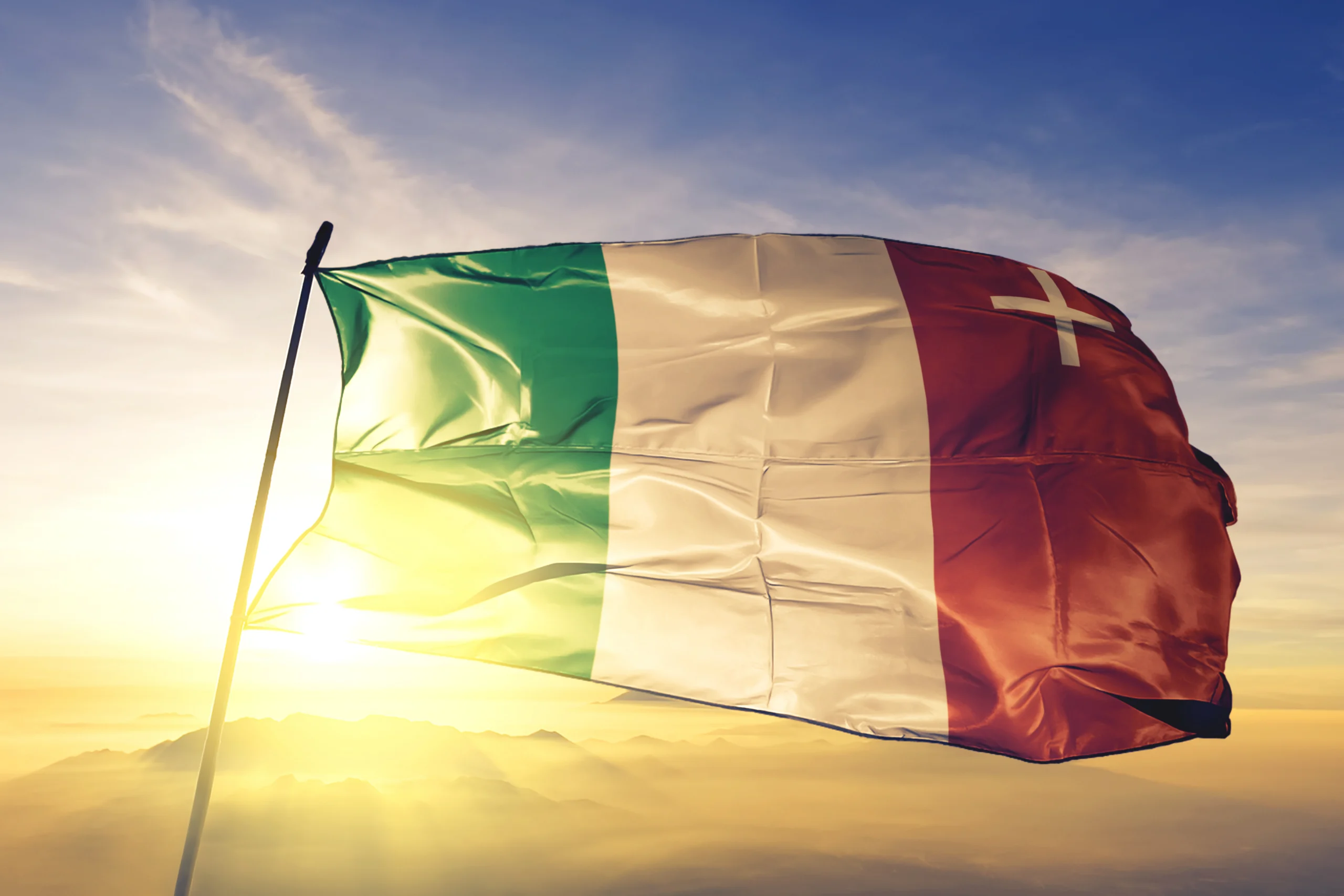 Flagge des Kantons Tessin im Wind.